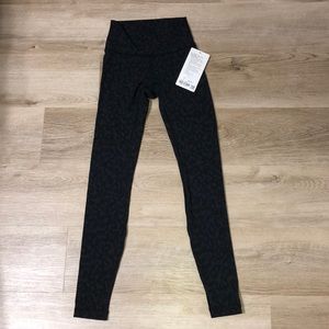 NWT WUNDER UNDER LULULEMON
